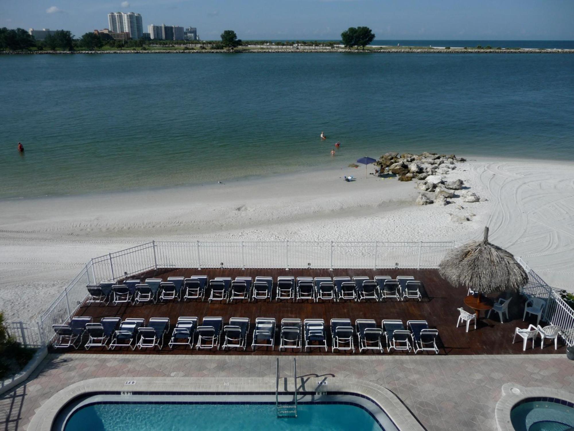 Gulfview Hotel - On The Beach Клиъруотър Бийч Екстериор снимка