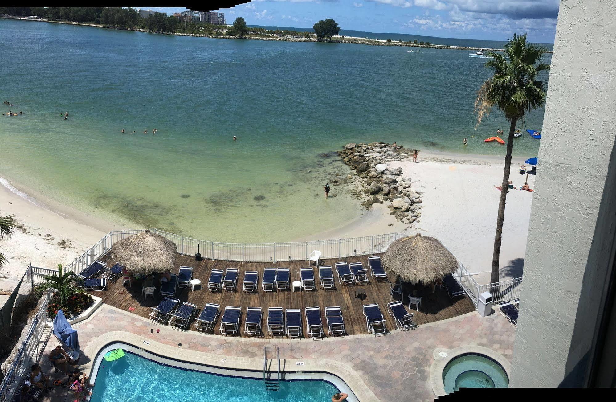 Gulfview Hotel - On The Beach Клиъруотър Бийч Екстериор снимка